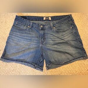 SIGNATURE Levi Strauss & Co Jean Shorts Women Size 14 mid rise